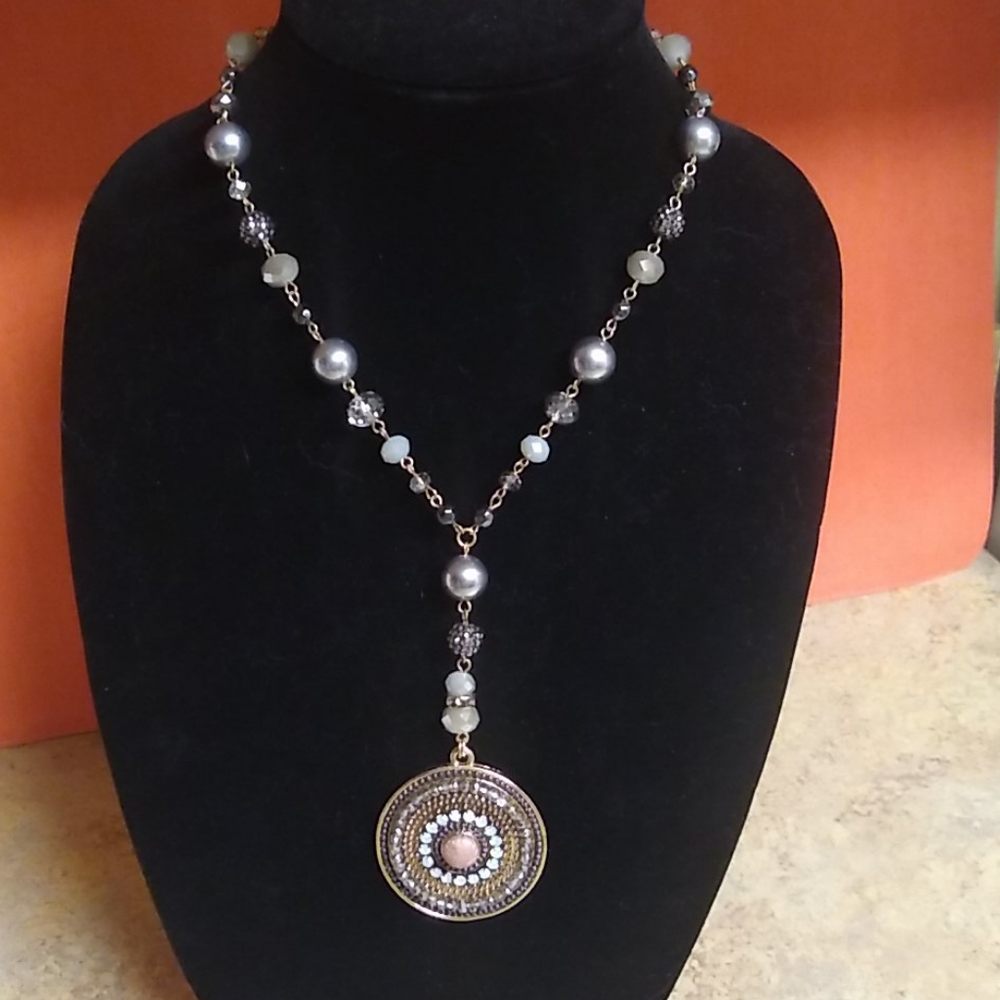 🐾 2 For $16 Beads & Pearls Medallion Necklace NWT
